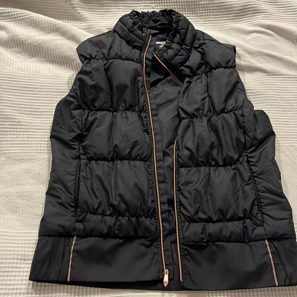 Brooks Cascadia Insulated Vest - size M
